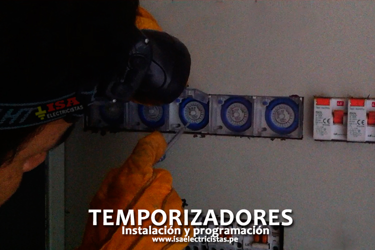 Instalación y programación de temporizadores para alumbrado, tableros automáticos de control, termas